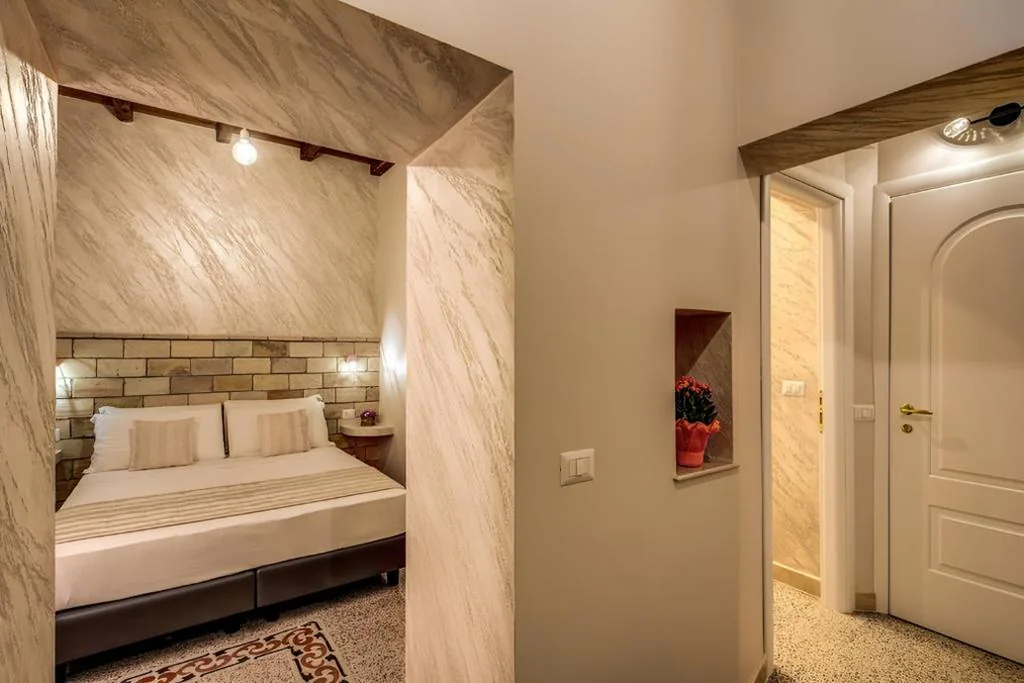 Camera Tripla Deluxe — Colosseo Accomodation Room Guest House