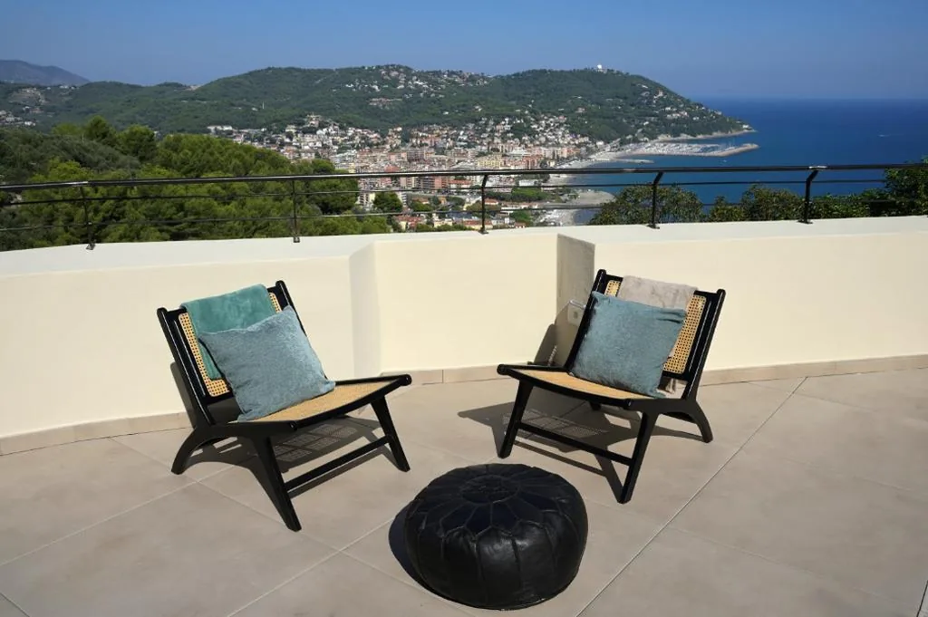 Deluxe Triple Room with Sea View — Muri Vecchi