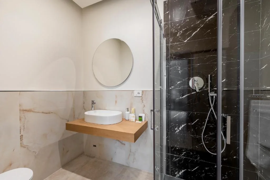 Deluxe Triple Room — Domus 28
