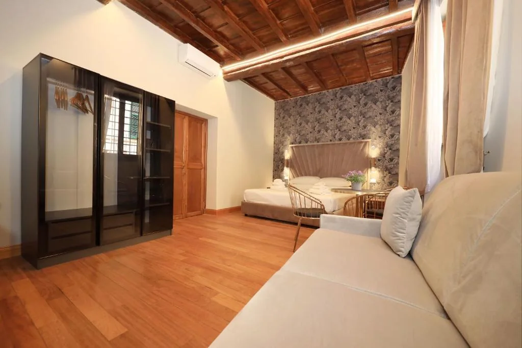 Deluxe Triple Room — Golden Pantheon Rooms