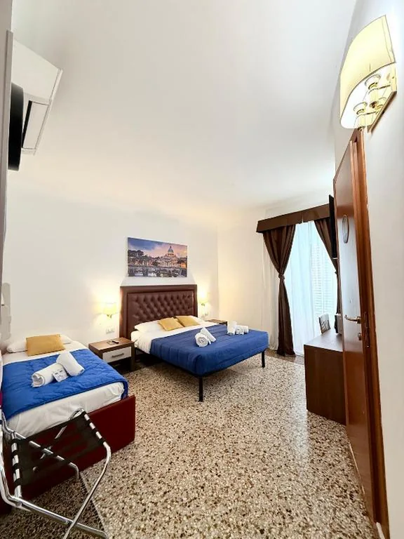 Deluxe Triple Room — Grand Gaeta