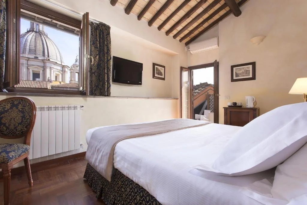 Deluxe Triple Room — Hotel Teatro Pace