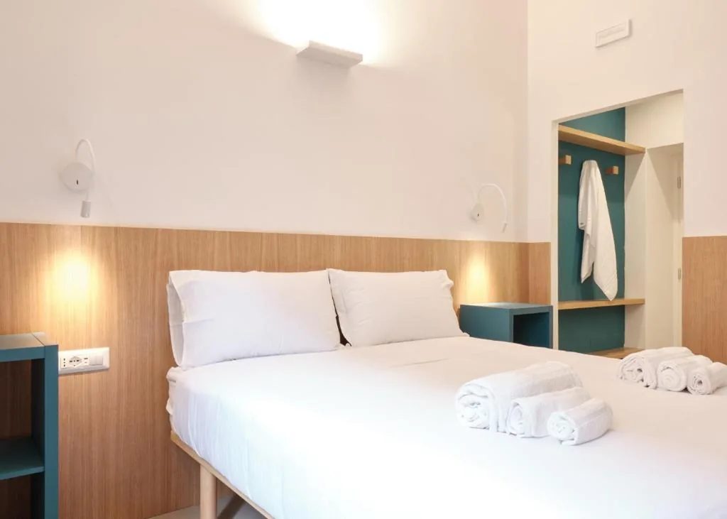 Deluxe Triple Room — Station To Station Rome Ensuite Rooms