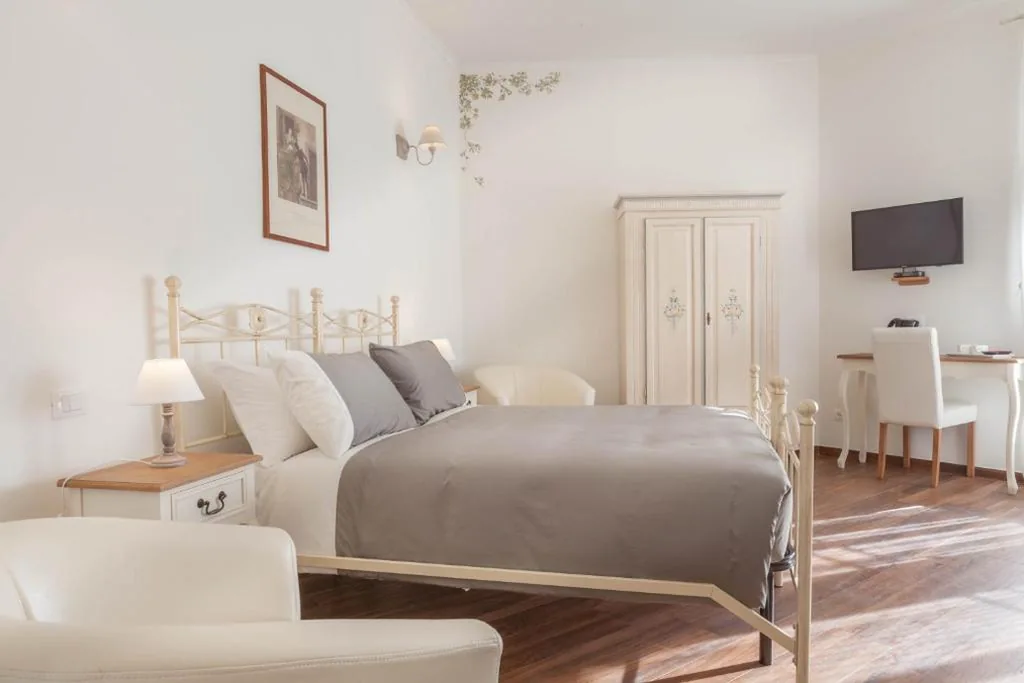 Triple Room — Donna Margherita Rome Suite & Rooms