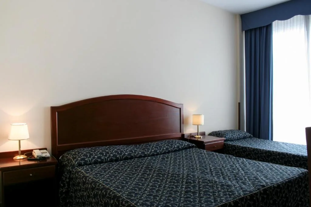 Camera Tripla Economy — Hotel Mediterraneo