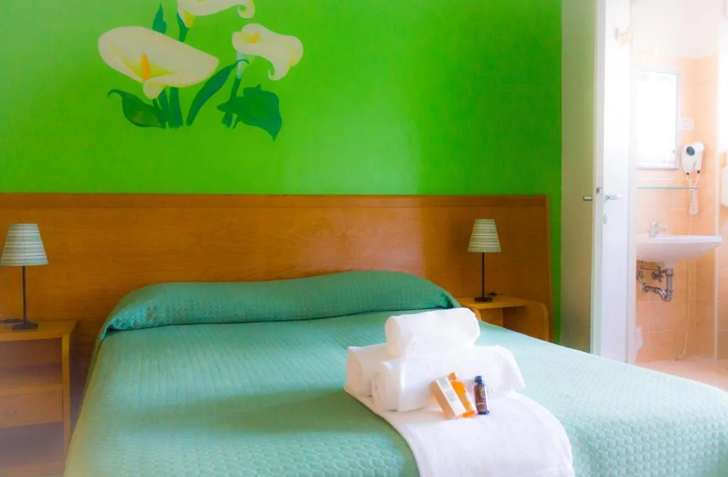 Camera Tripla Economy — Piccolo Hotel