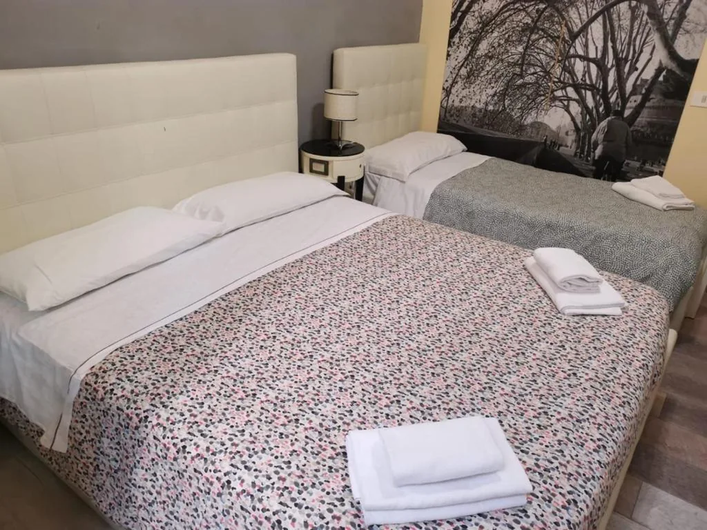 Economy Triple Room - Via Famagosta 45 — Vatican Leone IV