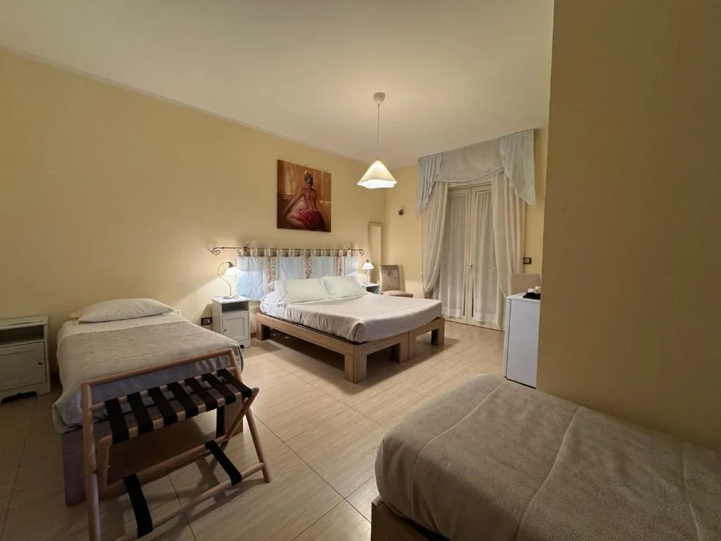 Camera Tripla — Eremes Rooms & Apartments