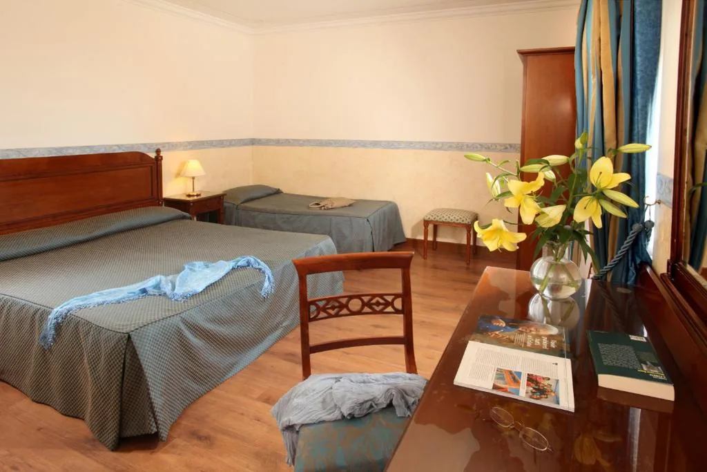 Camera Tripla — Hotel Alessandrino