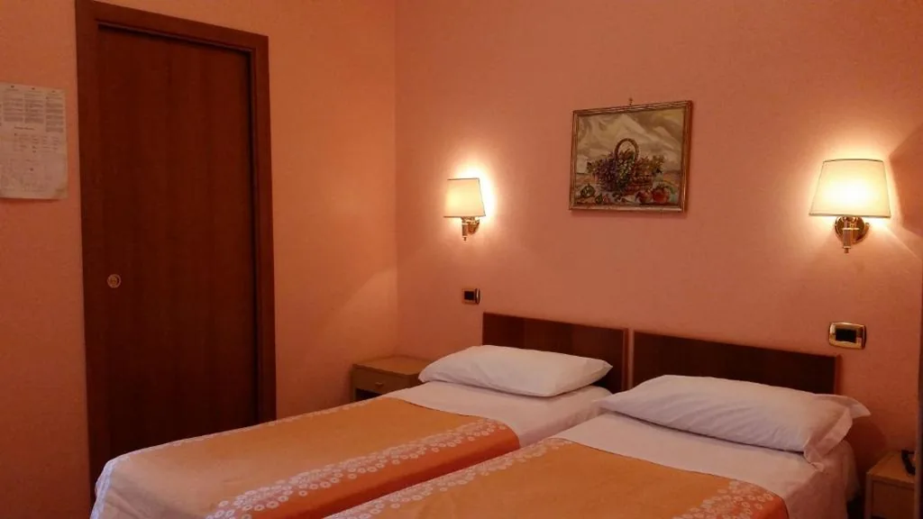 Triple Room — Hotel Ambrosi