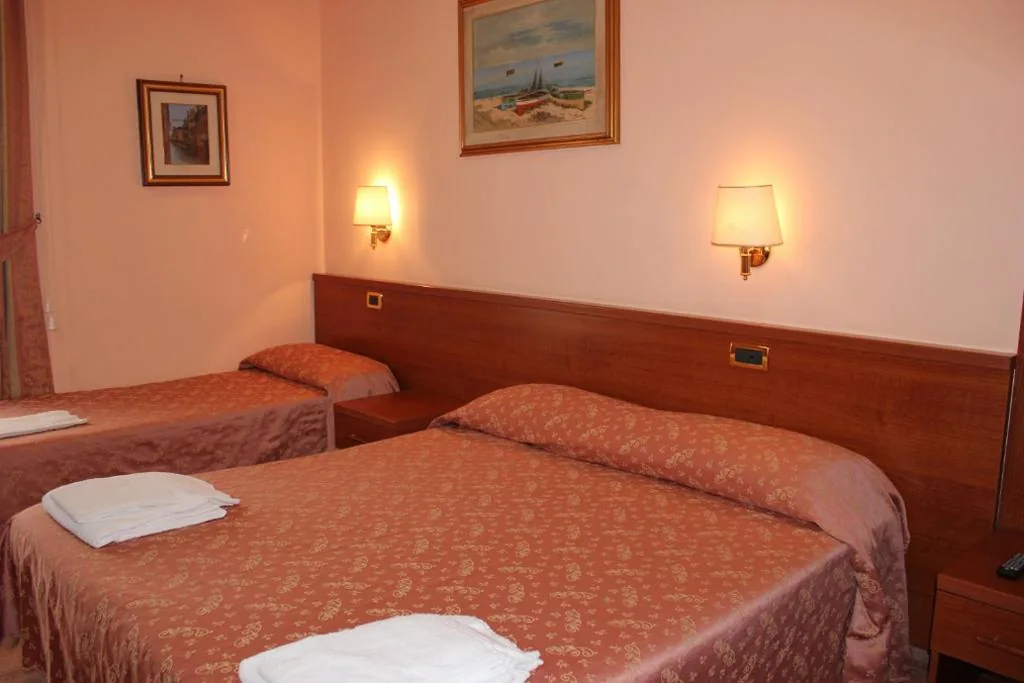 Triple Room — Hotel Aristotele