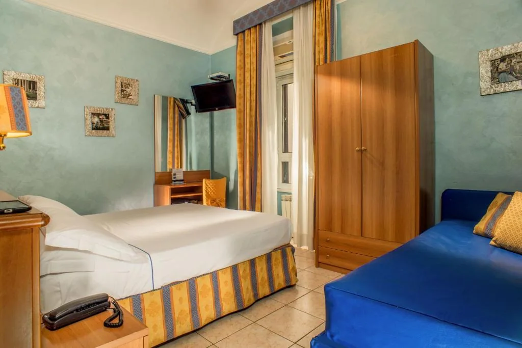 Triple Room — Hotel Assisi