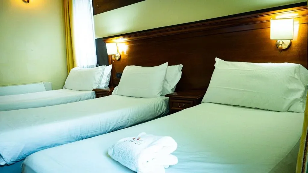 Camera Tripla — Hotel Au Soleil