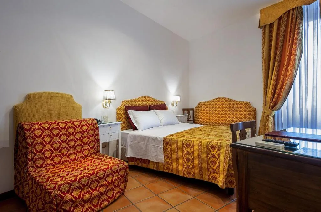 Triple Room — Hotel Canova