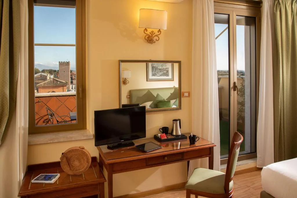 Triple Room — Hotel Colosseum