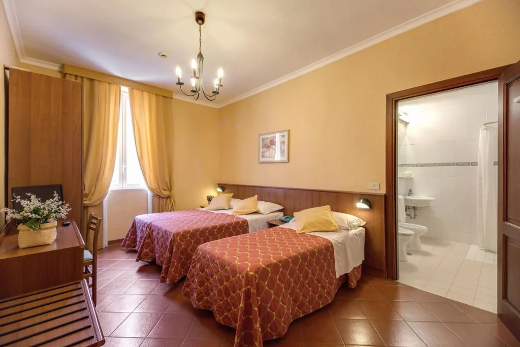 Triple Room — Hotel Corona