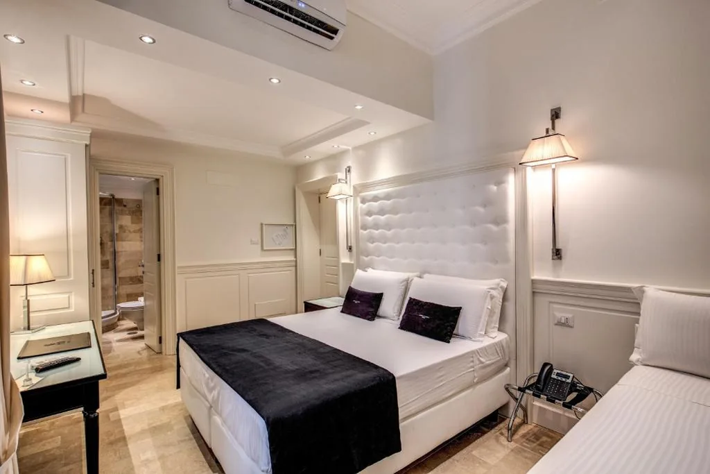 Camera Tripla — Hotel Domus Mea