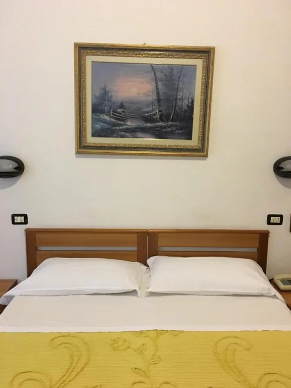Triple Room — Hotel Dora