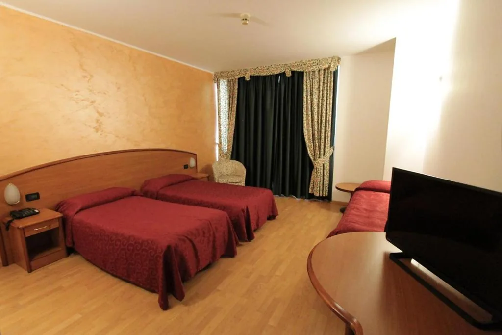 Triple Room — Hotel Europa
