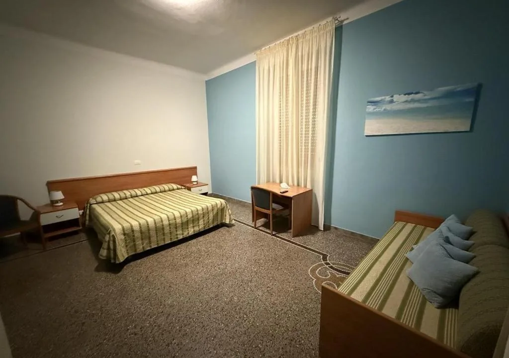 Camera Tripla — Hotel Ines