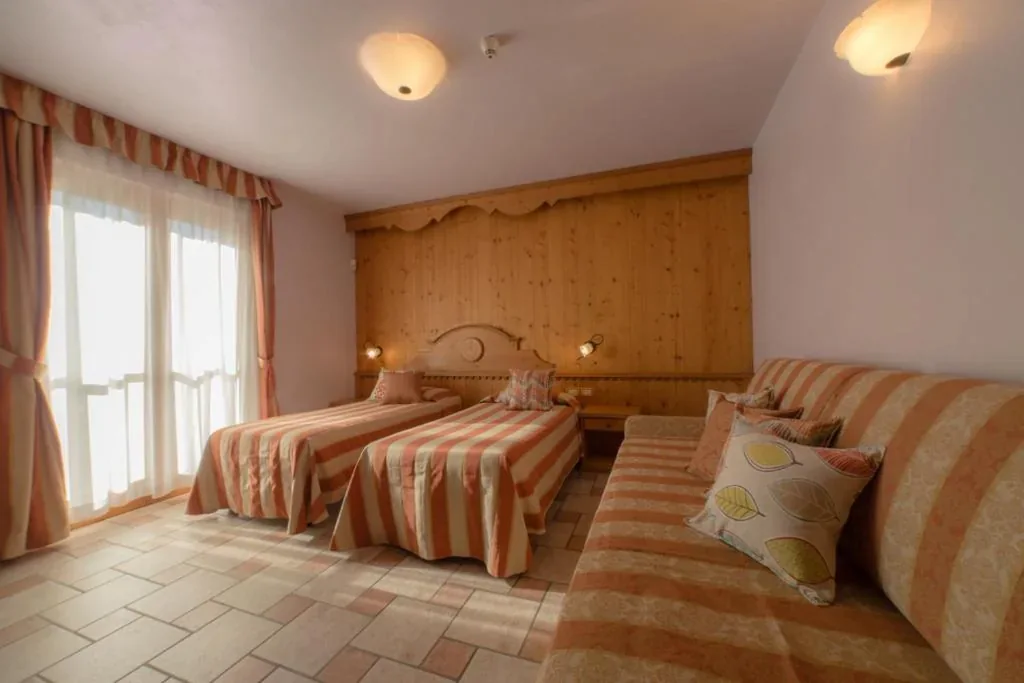 Triple Room — Hotel Lo Fleyé