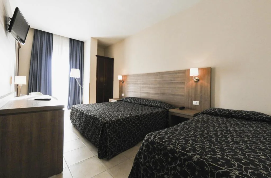 Camera Tripla — Hotel Mediterraneo