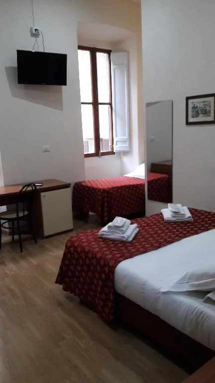 Triple Room — Hotel Mimosa Pantheon