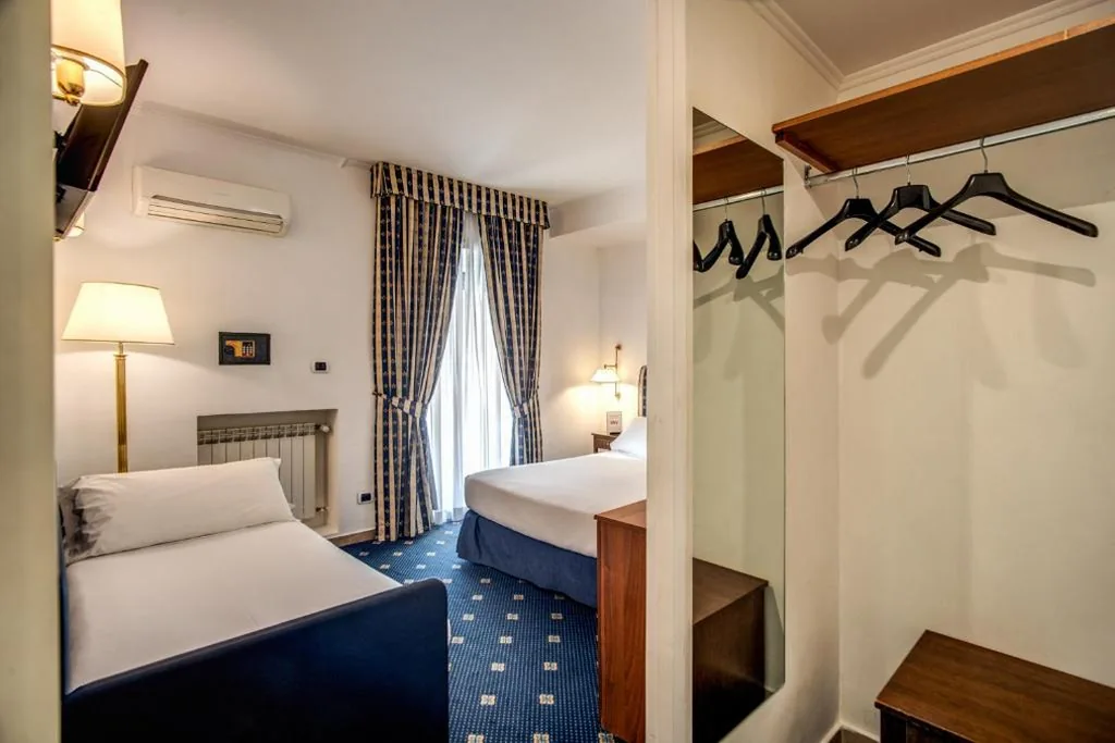 Camera Tripla — Hotel Napoleon