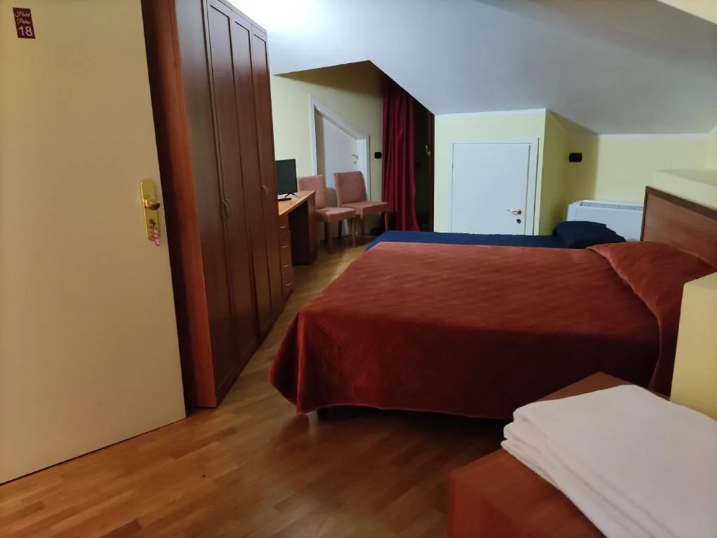 Triple Room — Hotel PALAS
