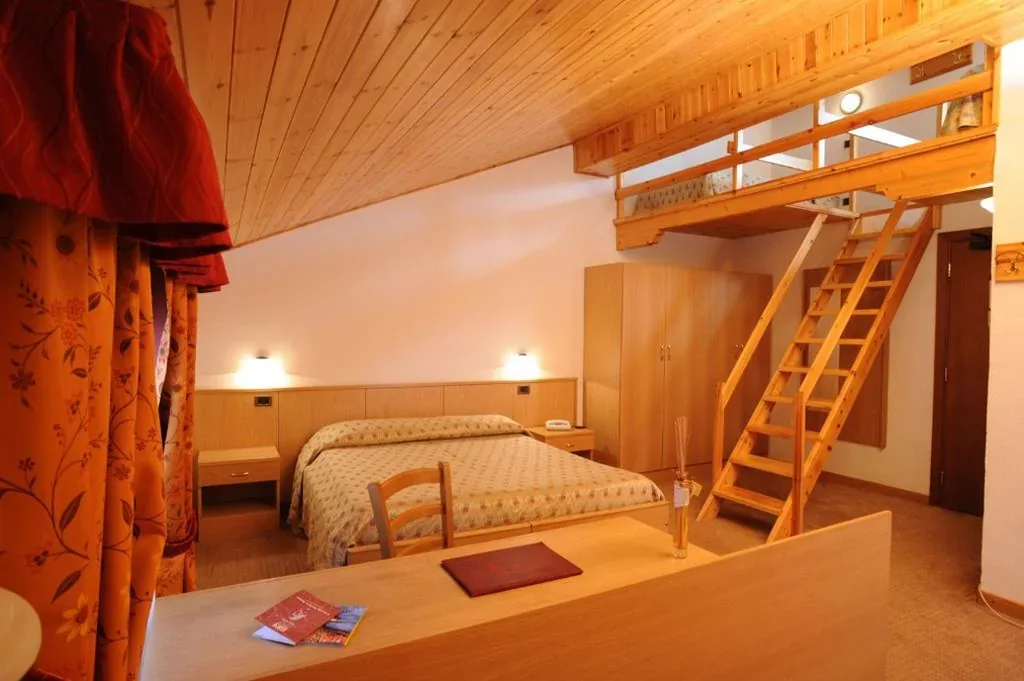 Camera Tripla — Hotel Petit Tournalin