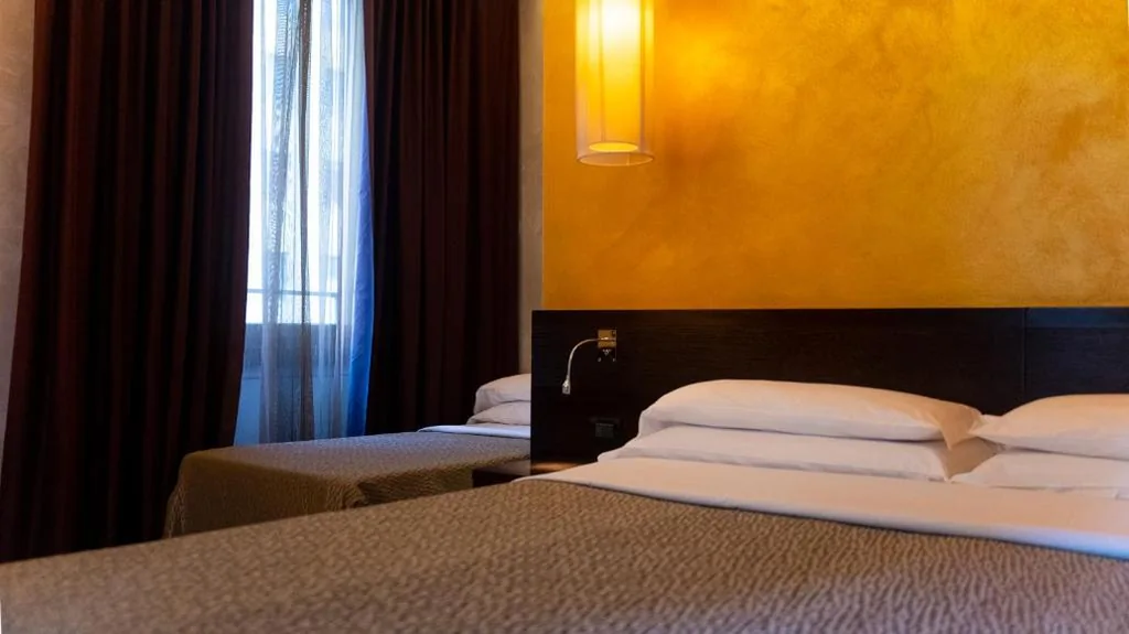 Camera Tripla — Hotel Re Di Roma