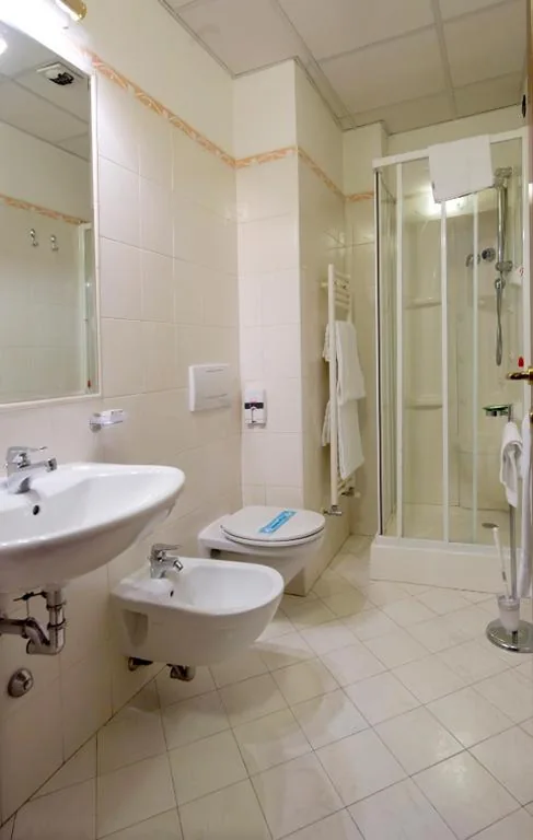Triple Room — Hotel Residence Dei Fiori