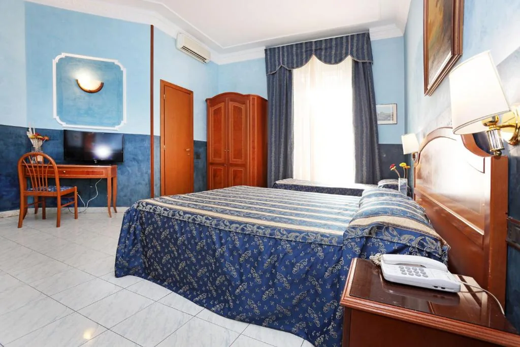 Triple Room — Hotel Rimini