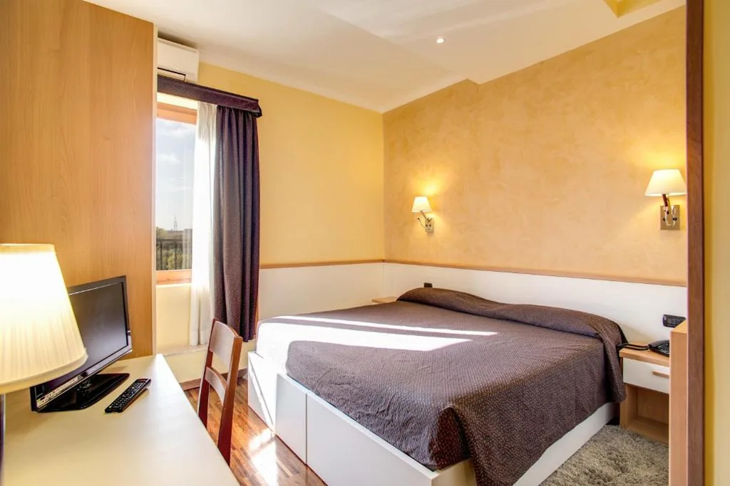 Camera Tripla — Hotel Roma Tiburtina Metro