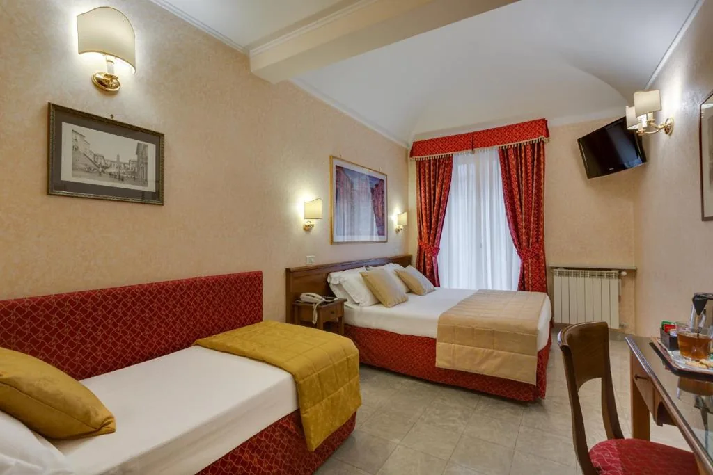 Triple Room — Hotel Silla