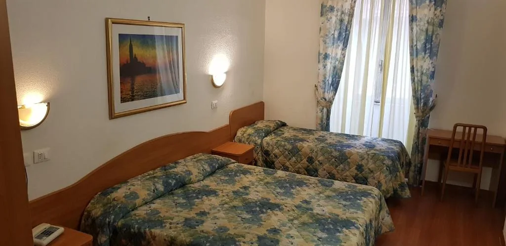 Triple Room — Hotel Tirreno