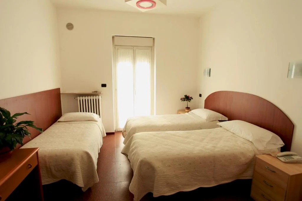 Camera Tripla — Hotel Torrismondi