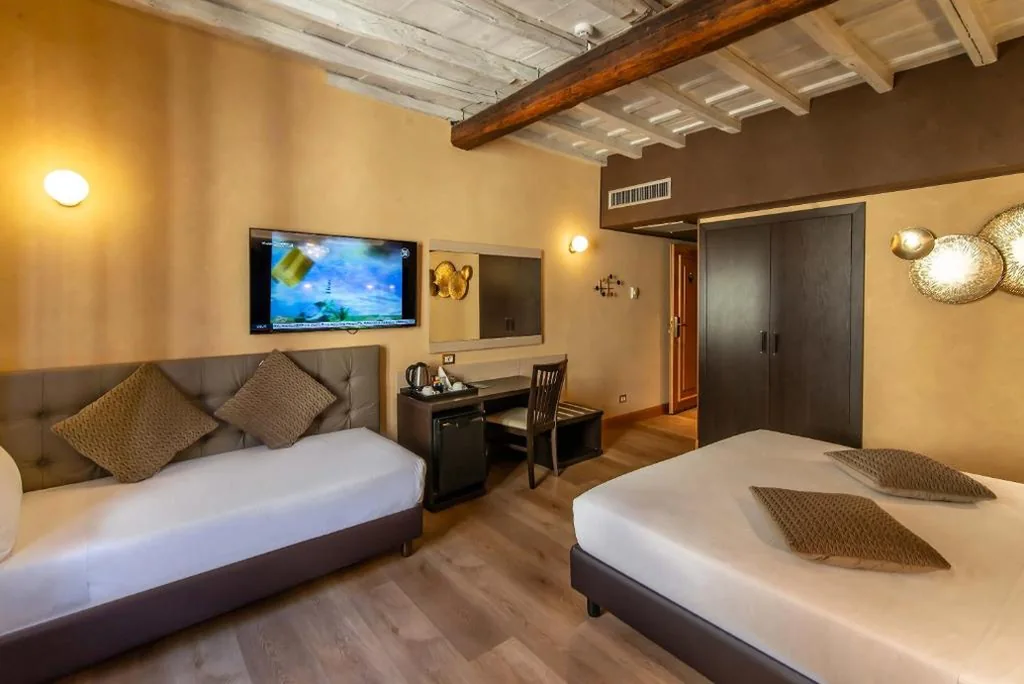 Camera Tripla — Hotel Tritone