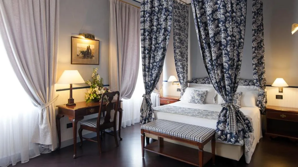 Triple Room — Hotel Victoria & Iside Spa