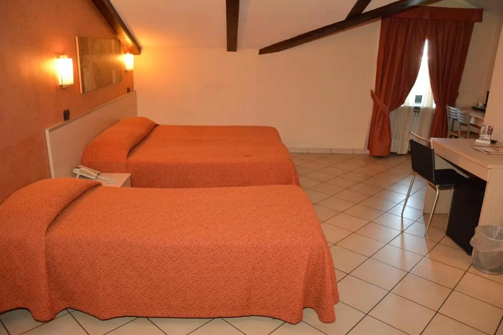 Camera Tripla — Hotel Villa Glicini