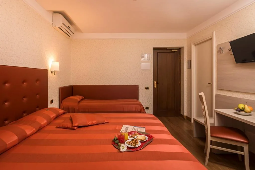 Camera Tripla — Hotel Villa Rosa