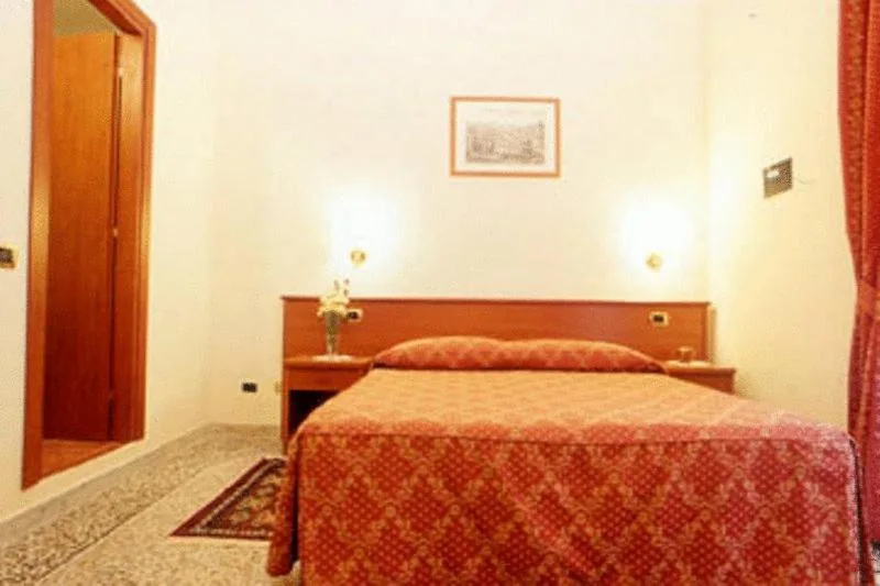 Camera Tripla — Incantoromano guest house