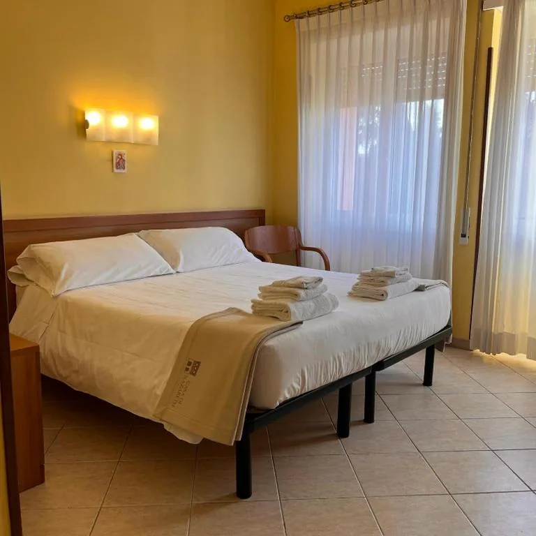 Camera Tripla — La Casa di Nazareth