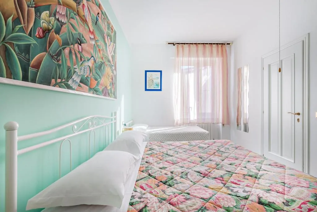 Camera Tripla — Lia Rooms 2