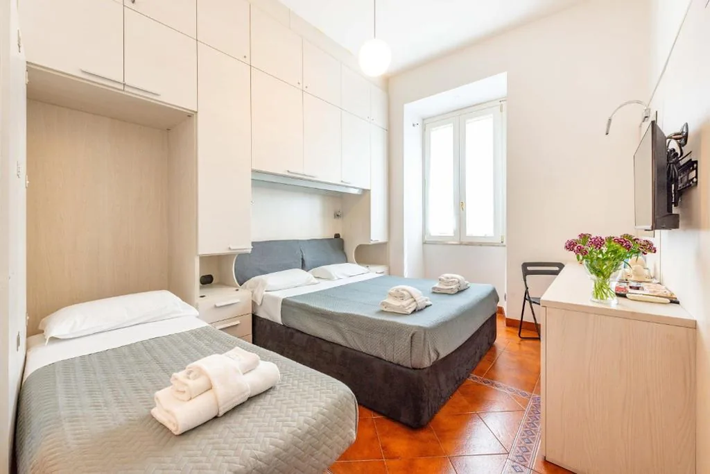 Camera Tripla Luxury — ANDENIS TIBER HOUSE