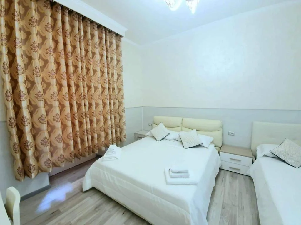 Triple Luxury Room with Balcony — Oscar suite home