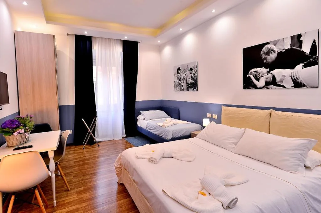 Luxury Triple Room — DolceVeneto