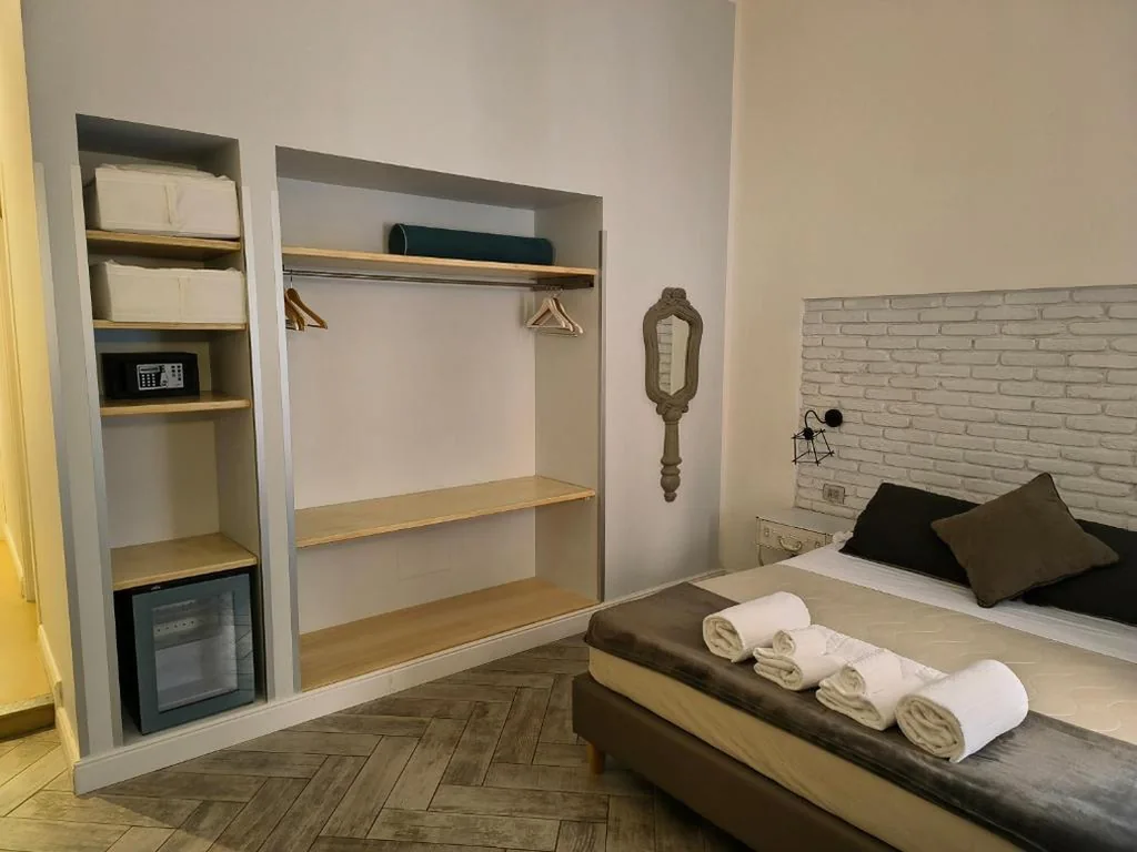 Camera Tripla Luxury - Edificio Separato — Spagna Ave