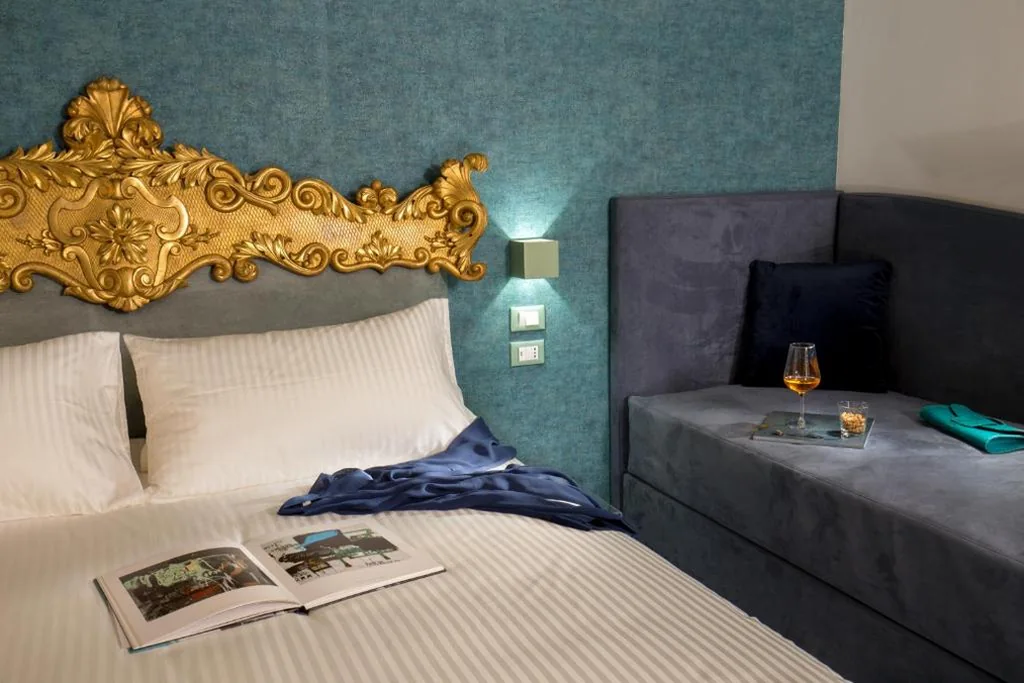 Camera Tripla Luxury — GCF Luxury Suites, Guest house