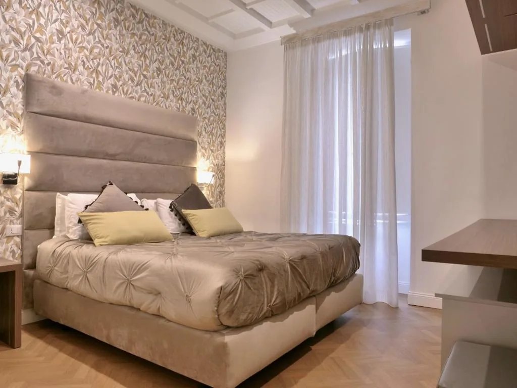 Triple Luxury Room — Helmirage suite Trevi